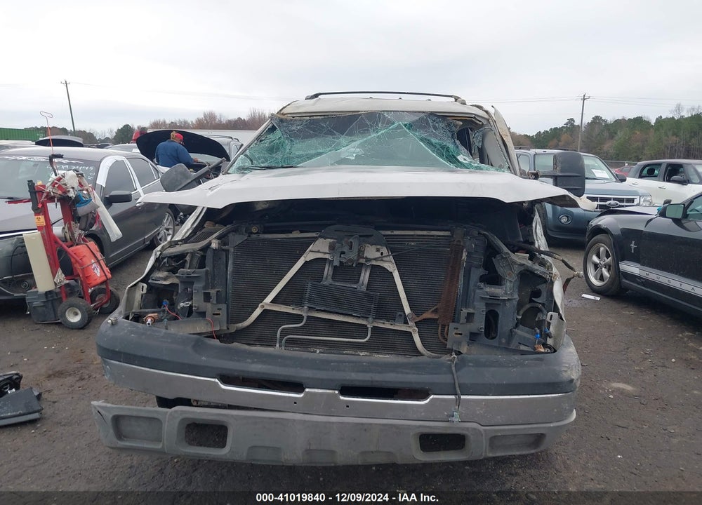 2000 CHEVROLET TAHOE VIN: 1GNEK13TXYJ173159