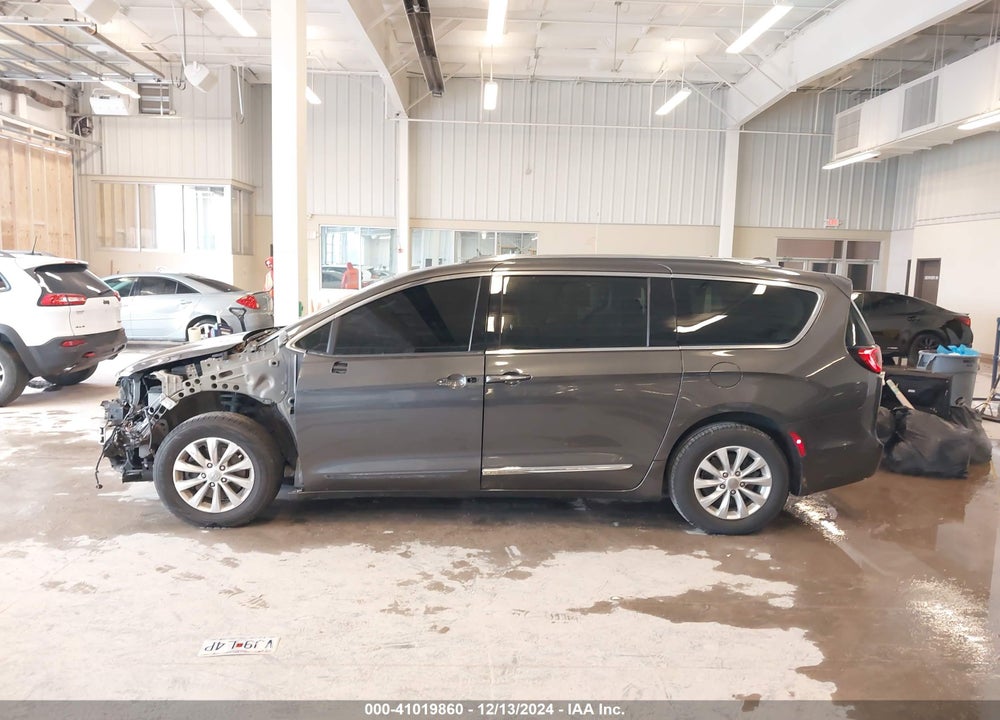 2019 CHRYSLER PACIFICA TOURING L VIN: 2C4RC1BG3KR685540