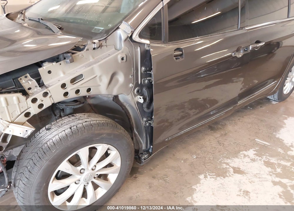 2019 CHRYSLER PACIFICA TOURING L VIN: 2C4RC1BG3KR685540