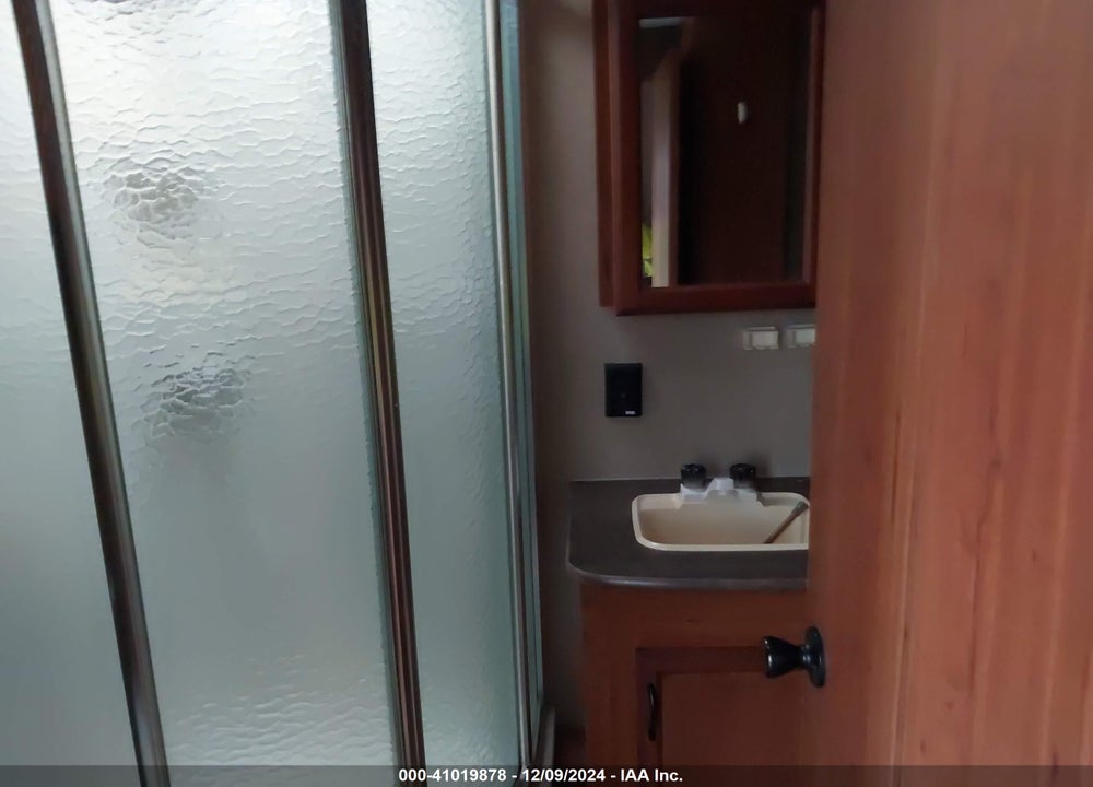 2015 STARCRAFT TRAVEL TRAILER VIN: 1SABS0BU7F2845194