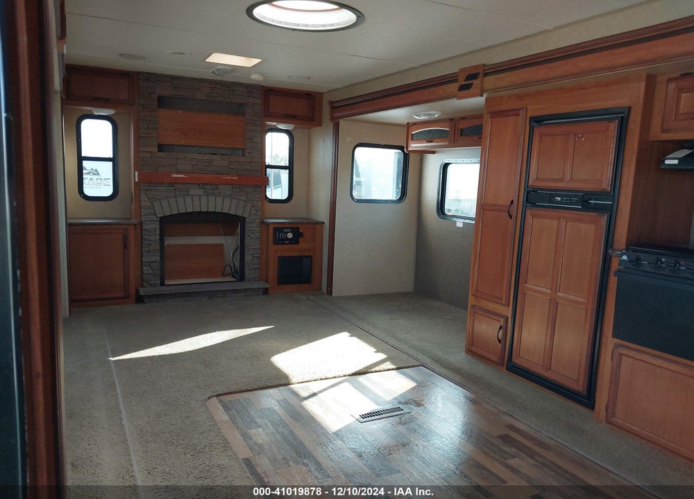 2015 STARCRAFT TRAVEL TRAILER VIN: 1SABS0BU7F2845194