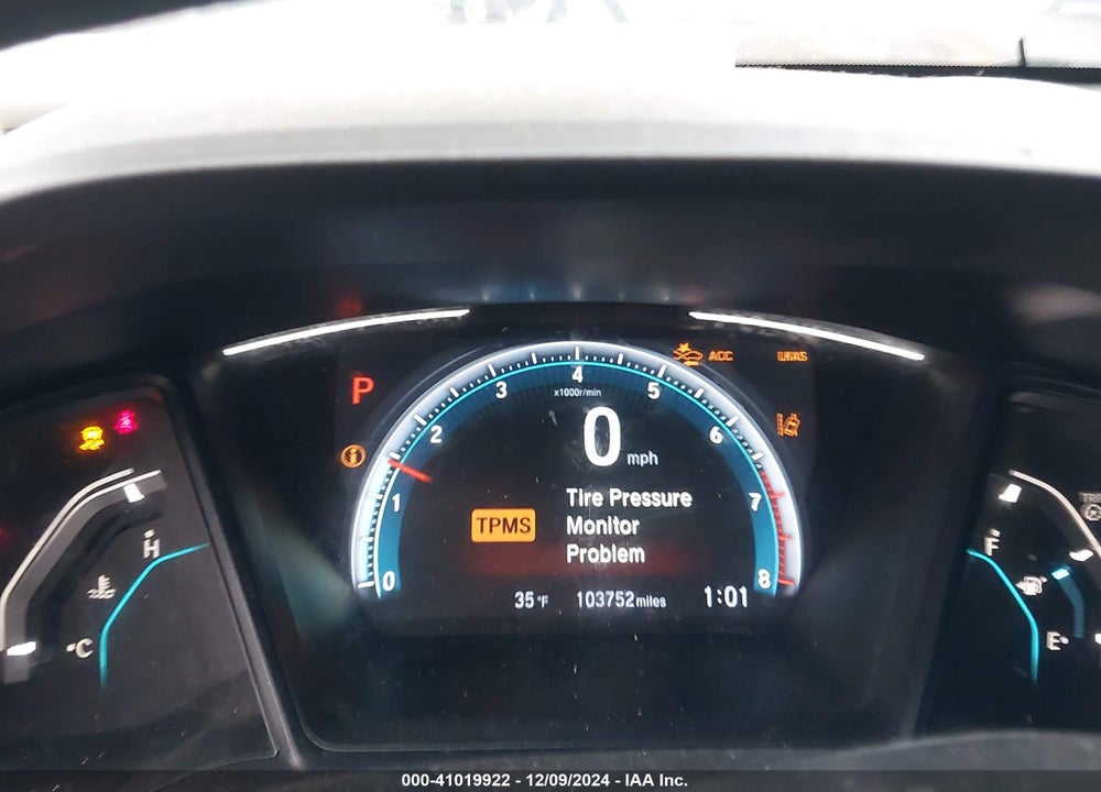 2019 HONDA CIVIC LX VIN: 2HGFC2F66KH543183