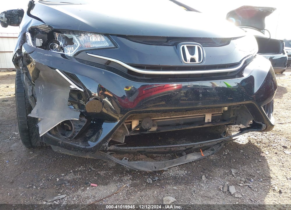 2015 HONDA FIT VIN: 3HGGK5H85FM742997