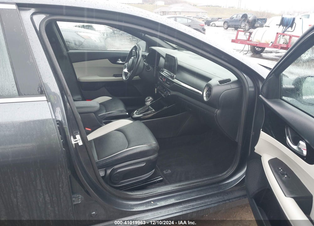 2019 KIA FORTE EX VIN: 3KPF54AD2KE028414
