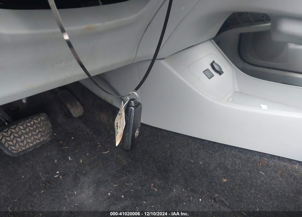 2013 TOYOTA PRIUS TWO VIN: JTDKN3DU1D5630708