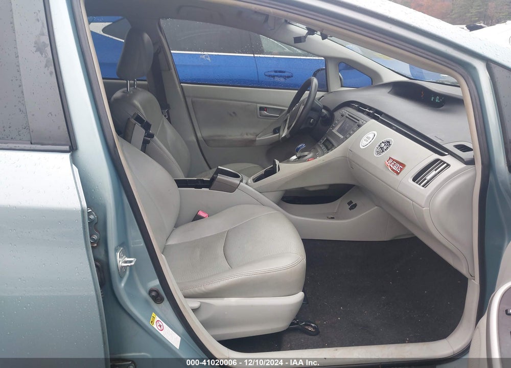 2013 TOYOTA PRIUS TWO VIN: JTDKN3DU1D5630708