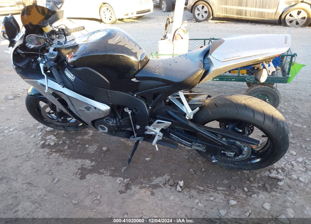 2008 HONDA CBR1000 RR VIN: JH2SC590X8M003385