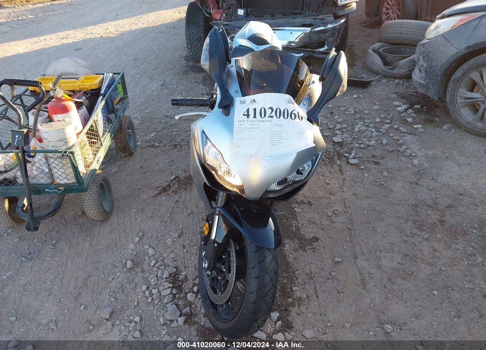2008 HONDA CBR1000 RR VIN: JH2SC590X8M003385