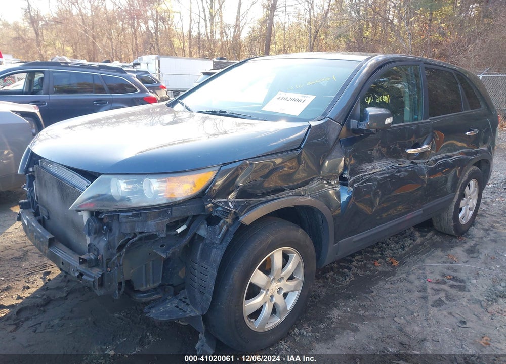 2011 KIA SORENTO LX VIN: 5XYKT3A19BG114987