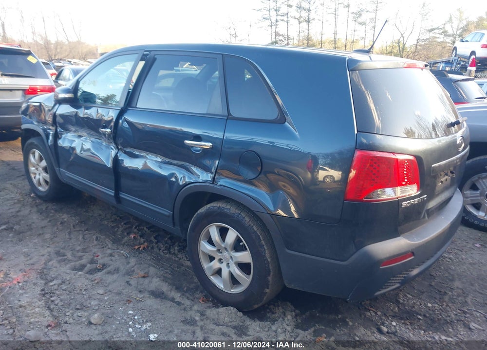 2011 KIA SORENTO LX VIN: 5XYKT3A19BG114987