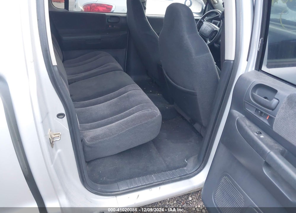 2004 DODGE DAKOTA SLT VIN: 1D7HG48N24S721975