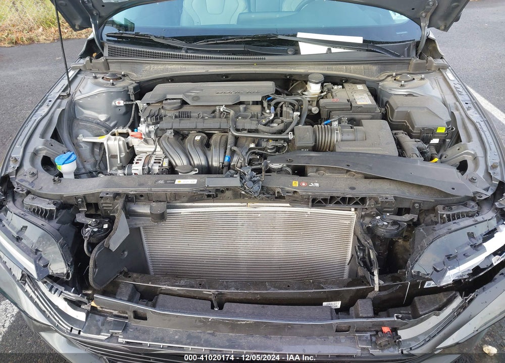 2024 HYUNDAI ELANTRA VIN: KMHLP4DG2RU637447