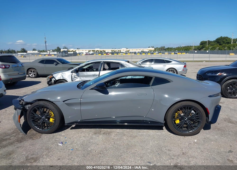 2021 ASTON MARTIN VANTAGE AUTOMATIC VIN: SCFSMGAW0MGN05561