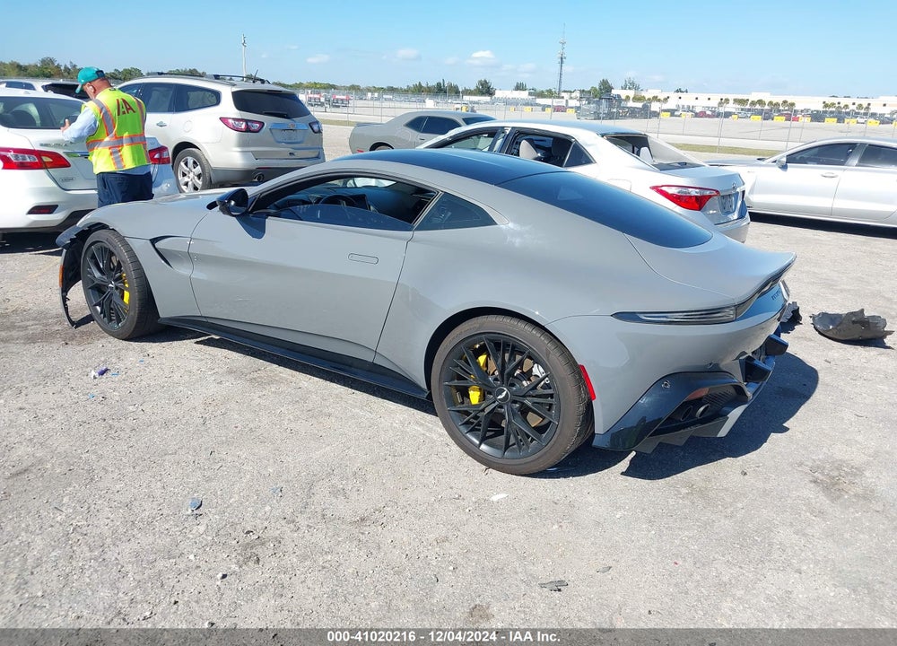 2021 ASTON MARTIN VANTAGE AUTOMATIC VIN: SCFSMGAW0MGN05561
