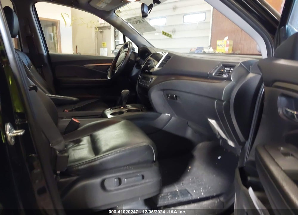 2018 HONDA PILOT EX-L VIN: 5FNYF6H57JB009964
