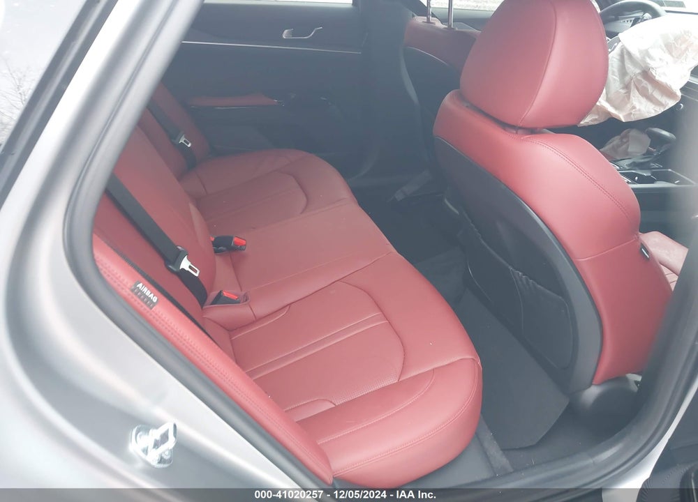 2025 KIA K5 VIN: KNAG64J7XS5282702