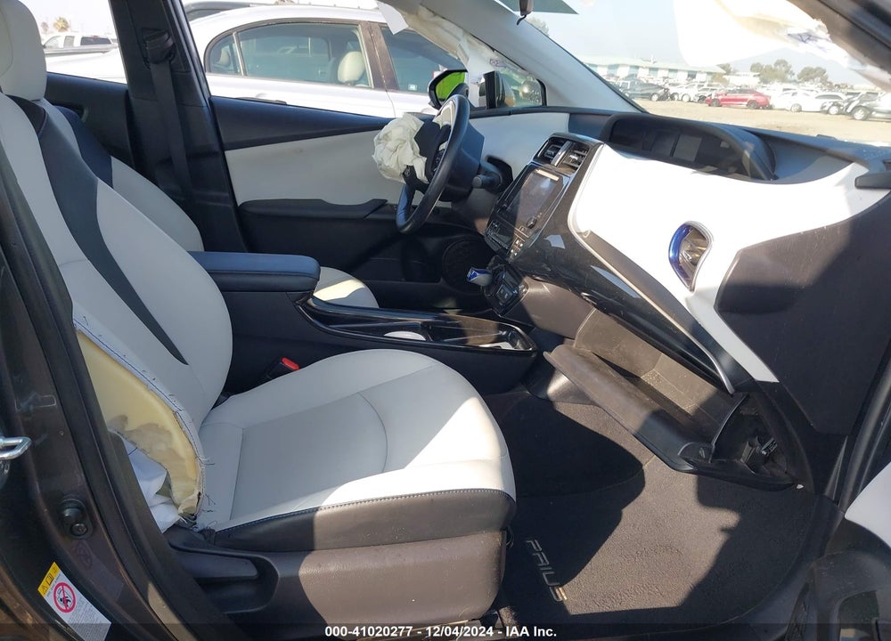 2018 TOYOTA PRIUS THREE TOURING VIN: JTDKARFU8J3546467