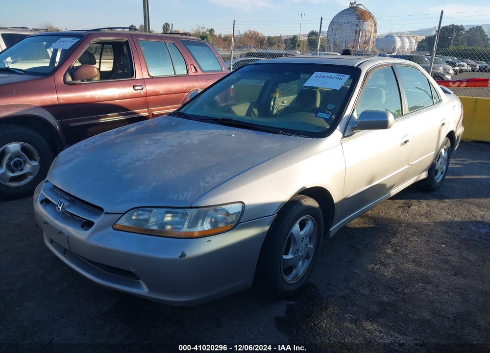 1998 HONDA ACCORD EX VIN: 1HGCG5652WA028525
