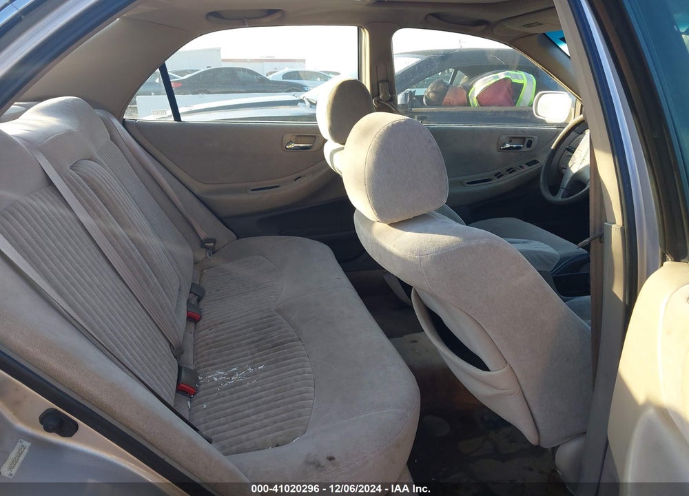 1998 HONDA ACCORD EX VIN: 1HGCG5652WA028525
