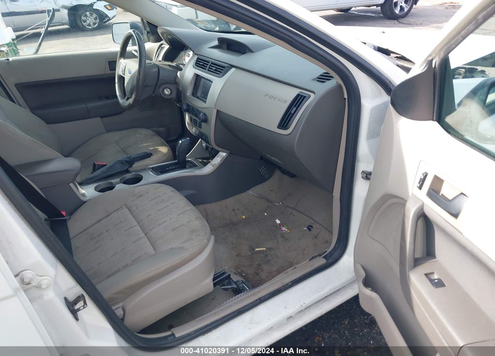 2010 FORD FOCUS SE VIN: 1FAHP3FN8AW198818