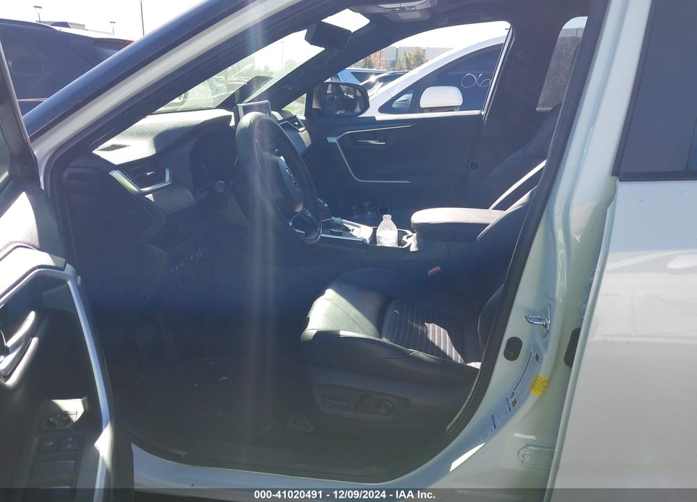 2019 TOYOTA RAV4 HYBRID XSE VIN: JTMEWRFVXKD505289