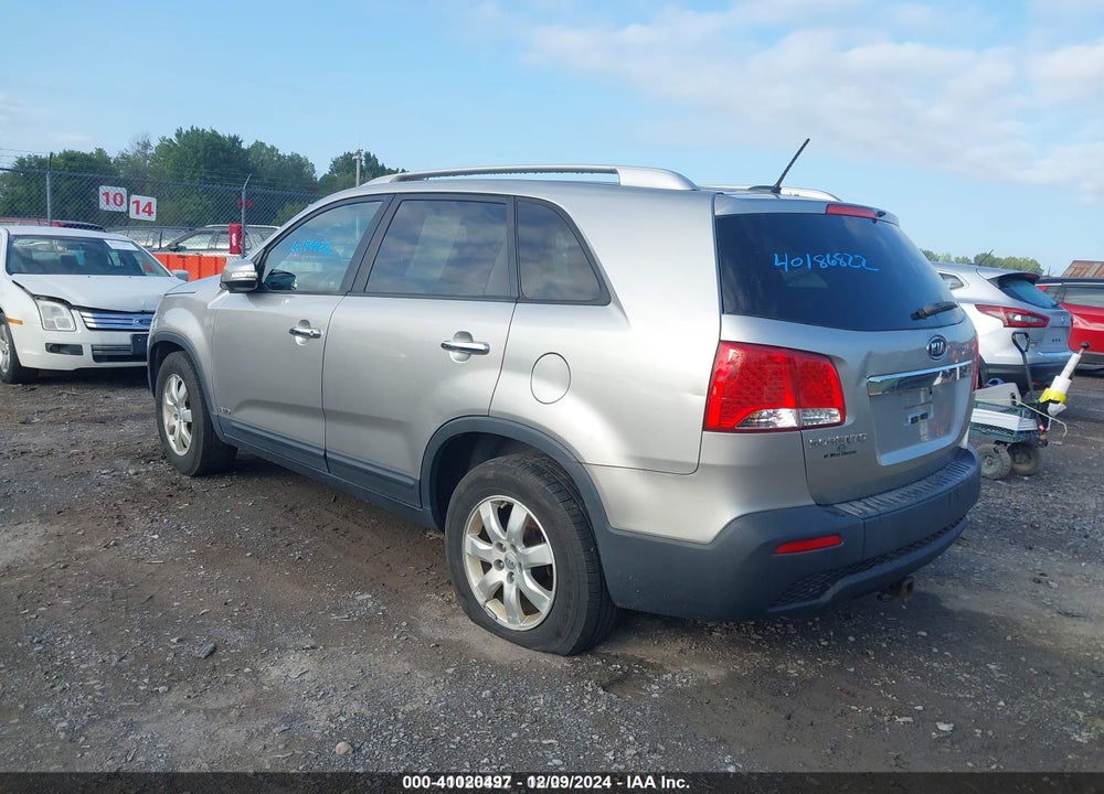 2013 KIA SORENTO VIN: 5XYKTDA2XDG323124
