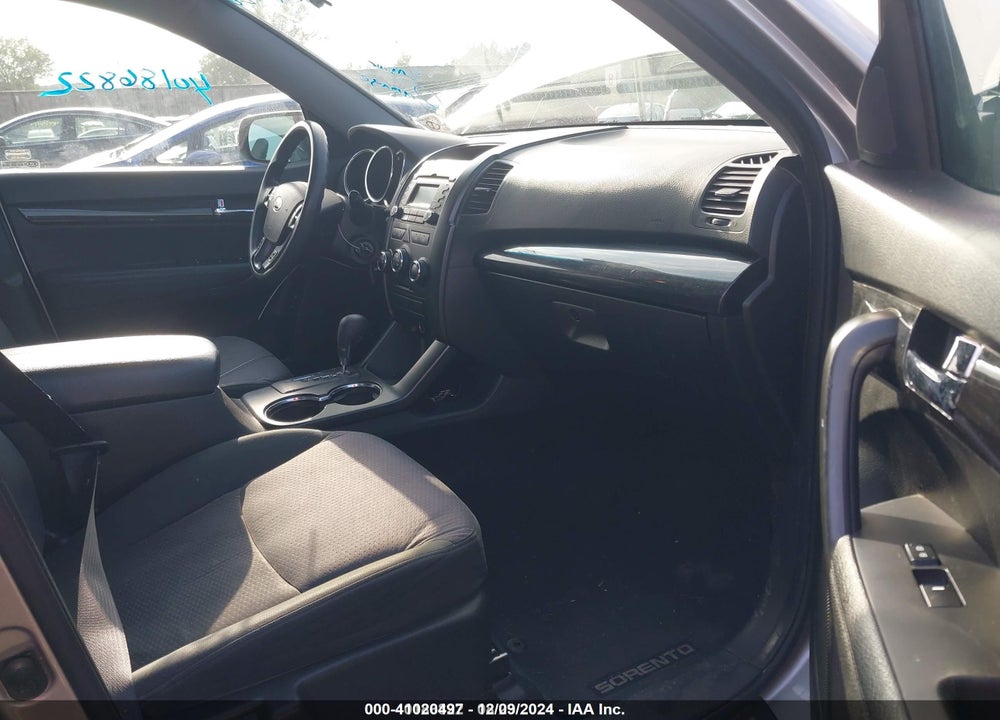 2013 KIA SORENTO VIN: 5XYKTDA2XDG323124