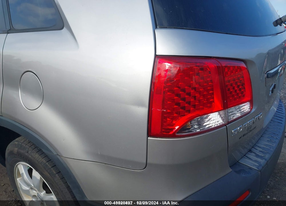 2013 KIA SORENTO VIN: 5XYKTDA2XDG323124