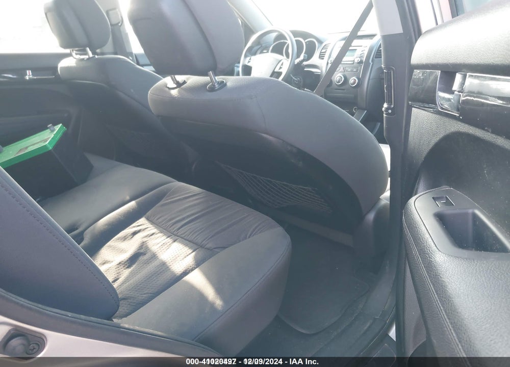 2013 KIA SORENTO VIN: 5XYKTDA2XDG323124