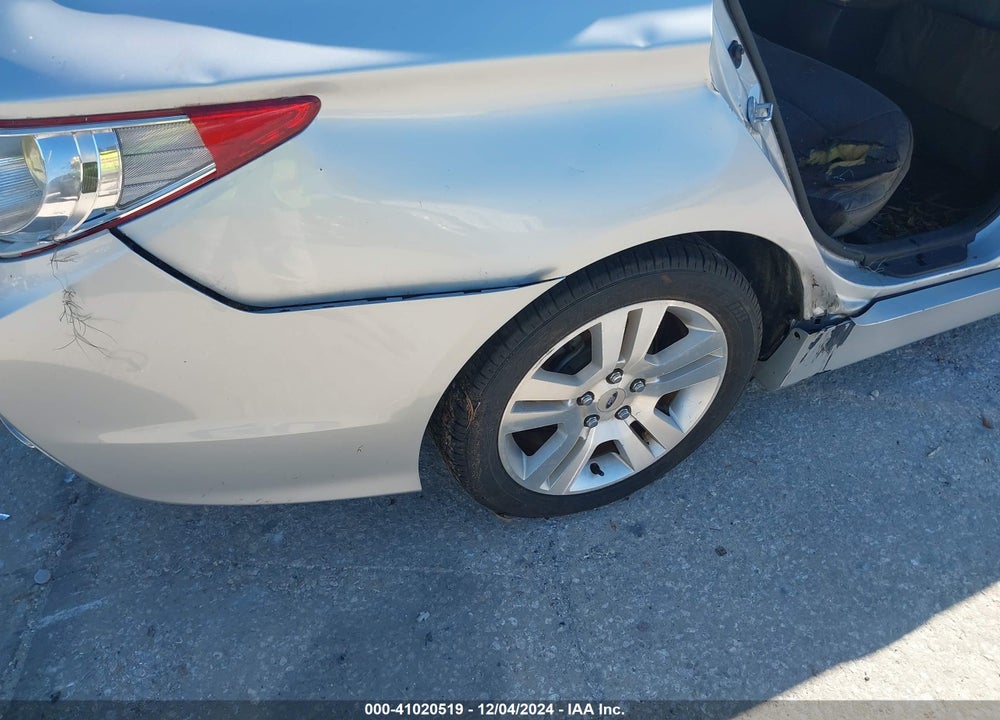 2014 HYUNDAI SONATA SE 2.0T VIN: 5NPEC4AB7EH905785