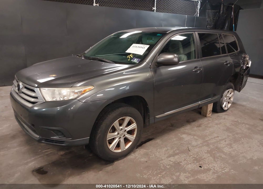 2011 TOYOTA HIGHLANDER BASE V6 VIN: 5TDBK3EH8BS075015