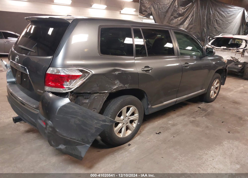 2011 TOYOTA HIGHLANDER BASE V6 VIN: 5TDBK3EH8BS075015