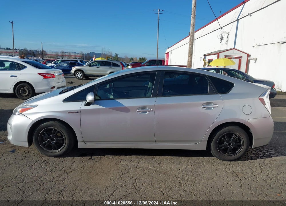 2014 TOYOTA PRIUS VIN: JTDKN3DUXE1816062