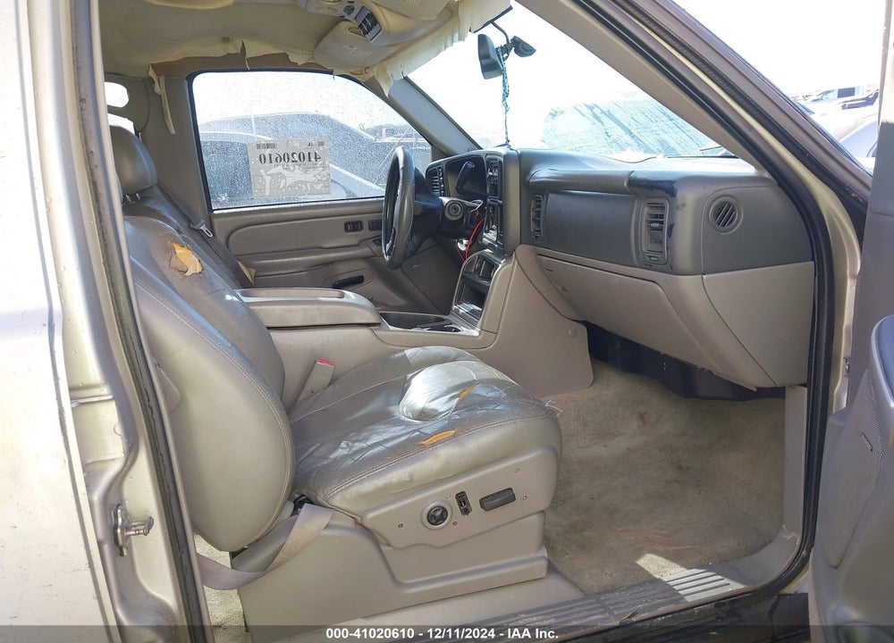 2004 CHEVROLET TAHOE LT VIN: 1GNEK13Z44R200078