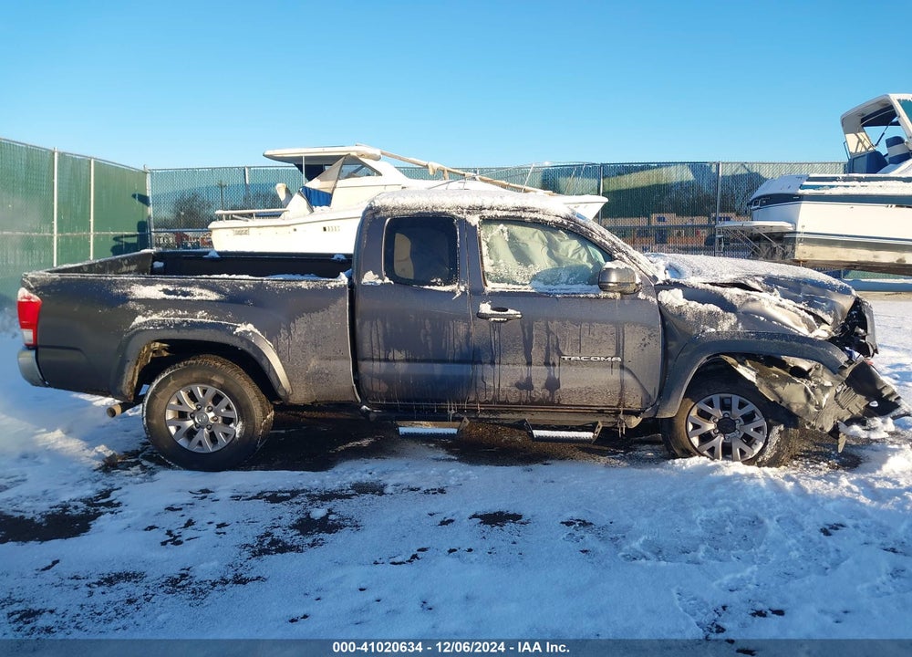 2017 TOYOTA TACOMA SR5 V6 VIN: 5TFSZ5AN7HX098064