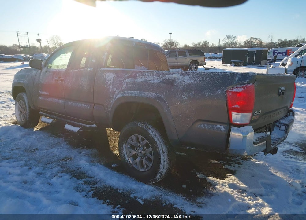2017 TOYOTA TACOMA SR5 V6 VIN: 5TFSZ5AN7HX098064