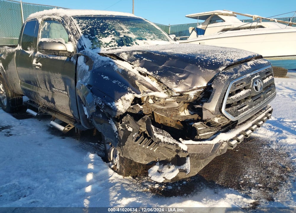 2017 TOYOTA TACOMA SR5 V6 VIN: 5TFSZ5AN7HX098064