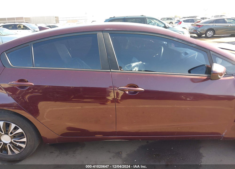 2017 KIA FORTE VIN: 3KPFK4A74HE040060