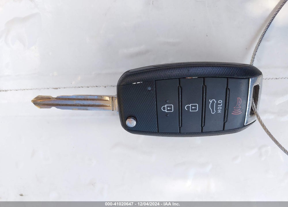 2017 KIA FORTE VIN: 3KPFK4A74HE040060