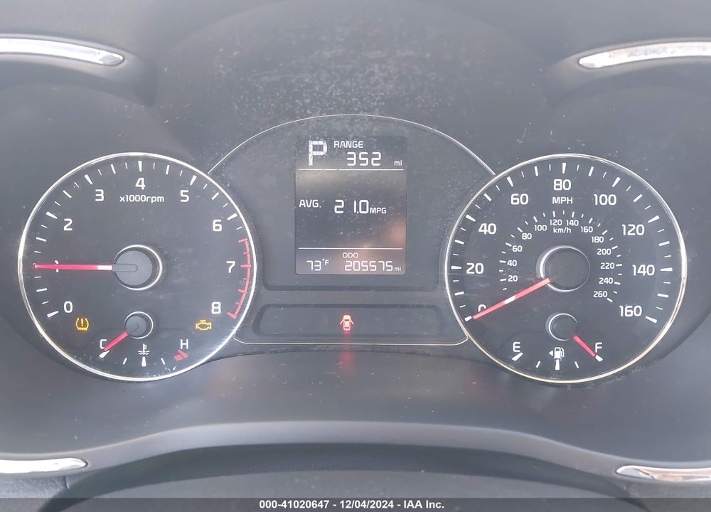 2017 KIA FORTE VIN: 3KPFK4A74HE040060