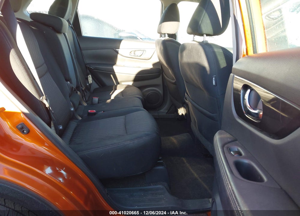 2017 NISSAN ROGUE S VIN: 5N1AT2MT9HC812768