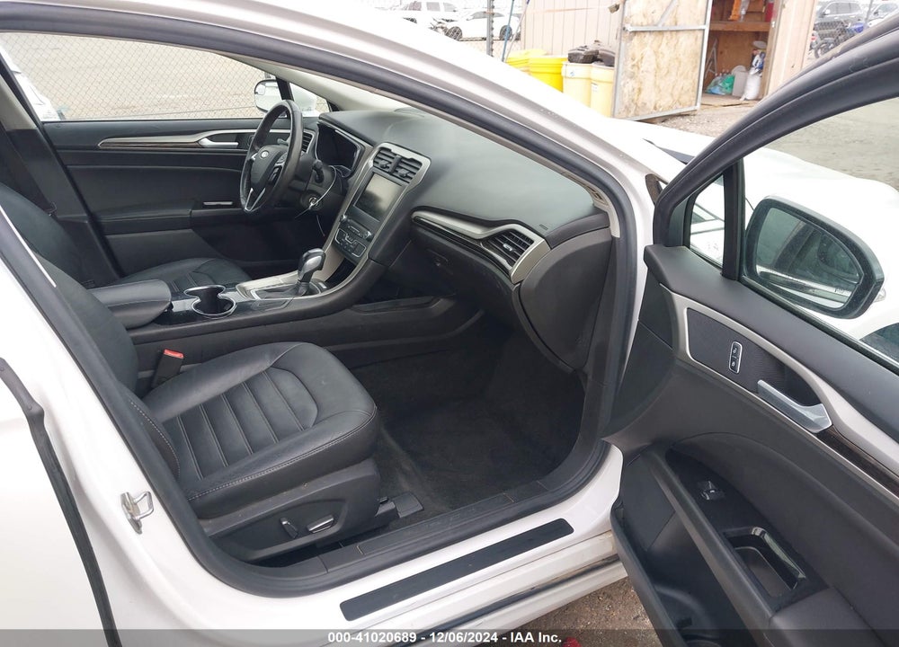 2016 FORD FUSION SE VIN: 3FA6P0HD2GR329425