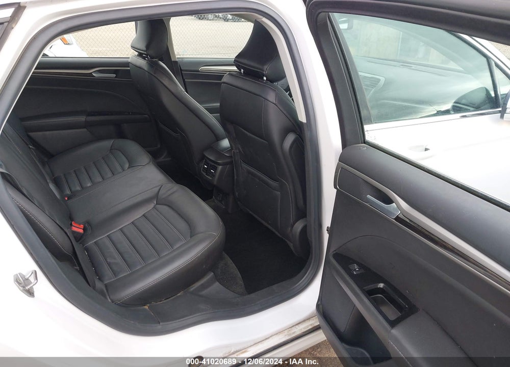 2016 FORD FUSION SE VIN: 3FA6P0HD2GR329425