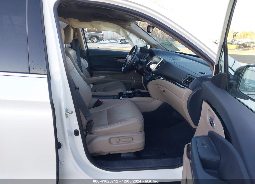 2017 HONDA PILOT ELITE VIN: 5FNYF6H00HB009173