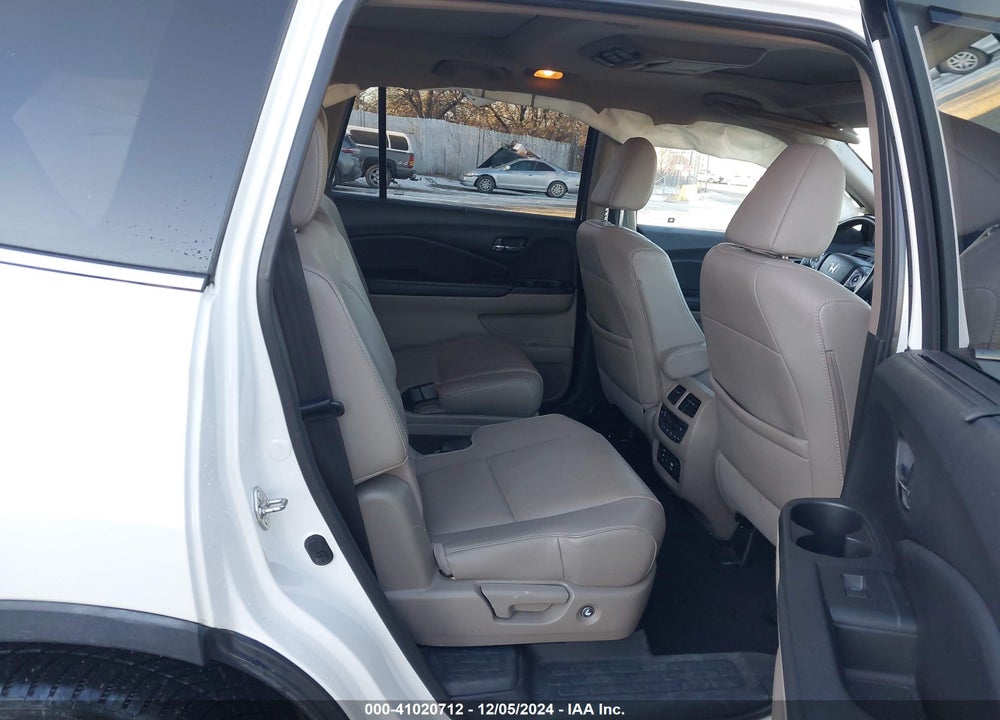 2017 HONDA PILOT ELITE VIN: 5FNYF6H00HB009173