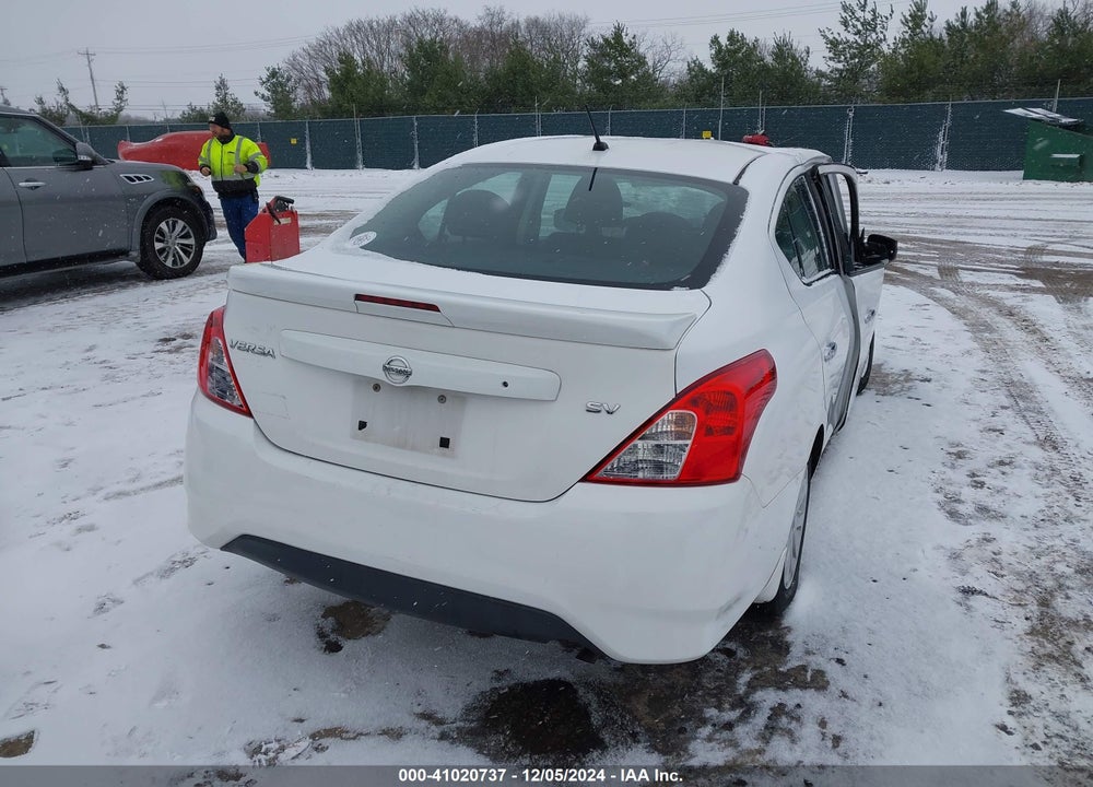2018 NISSAN VERSA 1.6 SV VIN: 3N1CN7AP6JL862147