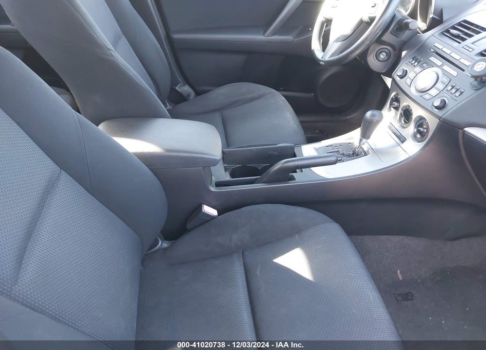 2011 MAZDA 3 I TOURING VIN: JM1BL1VF4B1366768