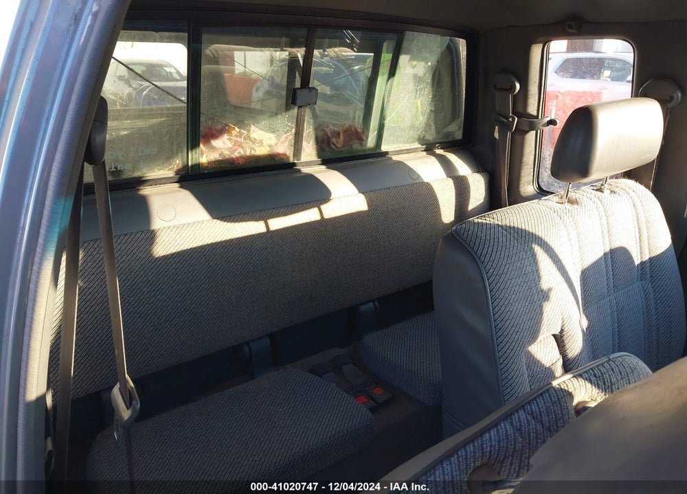 1994 TOYOTA PICKUP 1/2 TON EX LONG WHLBSE DX VIN: 4TAVN13D0RZ244828