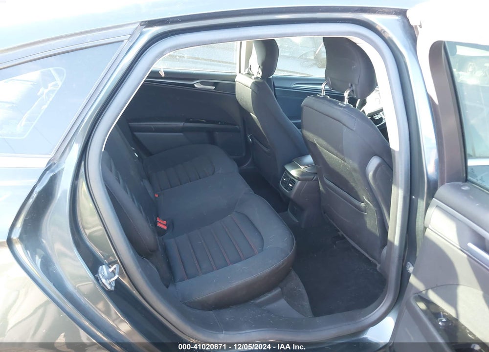 2015 FORD FUSION SE VIN: 3FA6P0H94FR103929