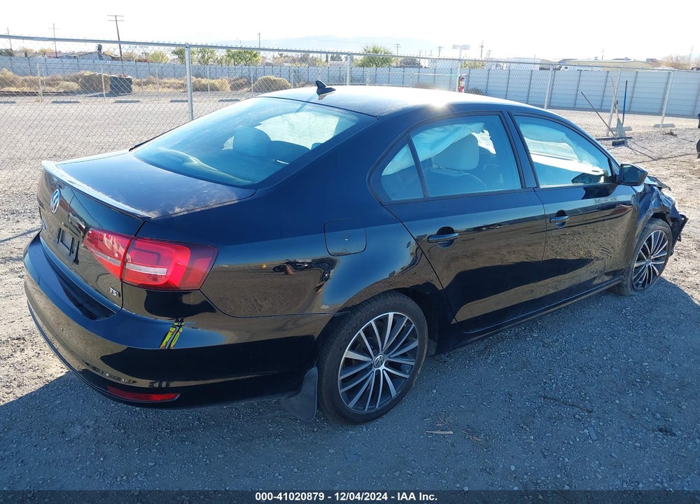 2015 VOLKSWAGEN JETTA 1.8T SPORT VIN: 3VWD17AJ4FM345372